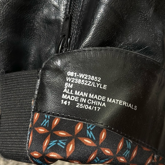 Very comfortable black full heal inner zipper boots - Picture 3 of 5